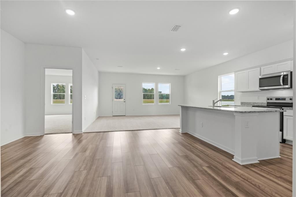 Active With Contract: $349,990 (3 beds, 2 baths, 1675 Square Feet)