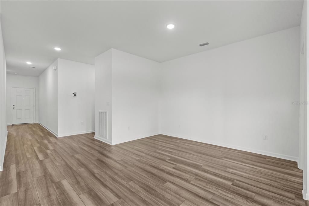 Active With Contract: $349,990 (3 beds, 2 baths, 1675 Square Feet)