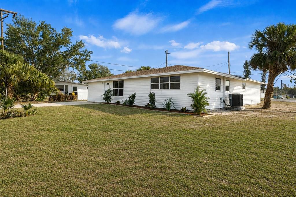 For Sale: $399,999 (4 beds, 3 baths, 1912 Square Feet)