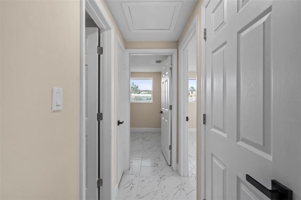 For Sale: $399,999 (4 beds, 3 baths, 1912 Square Feet)