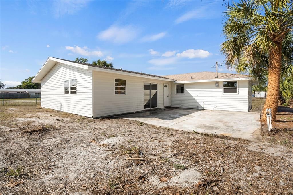 For Sale: $399,999 (4 beds, 3 baths, 1912 Square Feet)