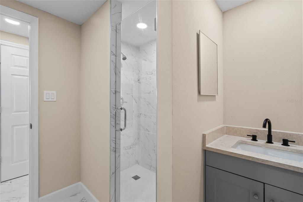 For Sale: $399,999 (4 beds, 3 baths, 1912 Square Feet)