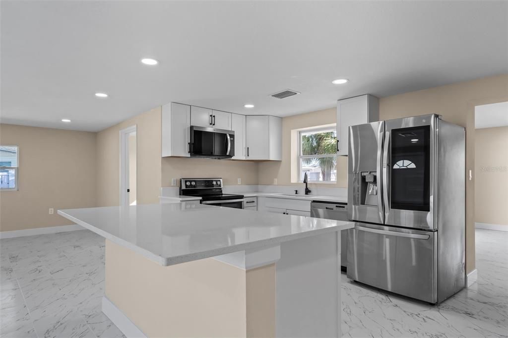 For Sale: $399,999 (4 beds, 3 baths, 1912 Square Feet)