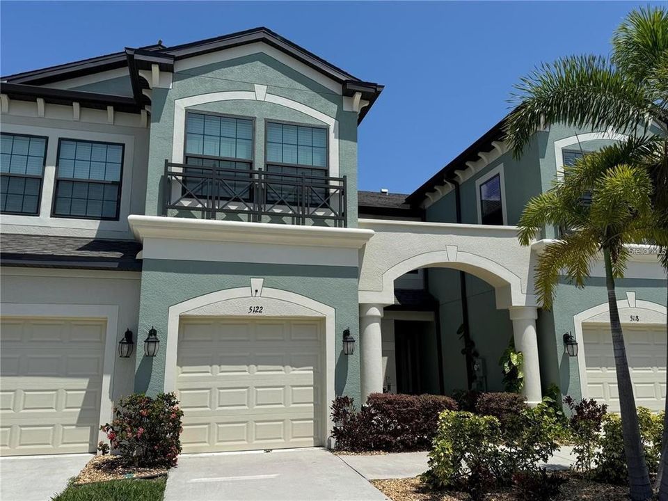 For Rent: $2,700 (3 beds, 2 baths, 1908 Square Feet)