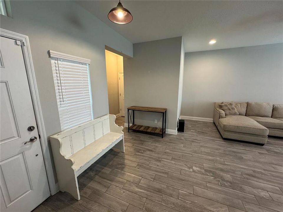 For Rent: $2,700 (3 beds, 2 baths, 1908 Square Feet)