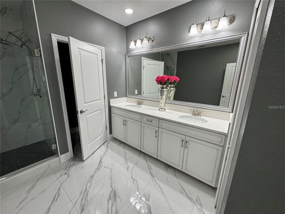 For Rent: $2,700 (3 beds, 2 baths, 1908 Square Feet)