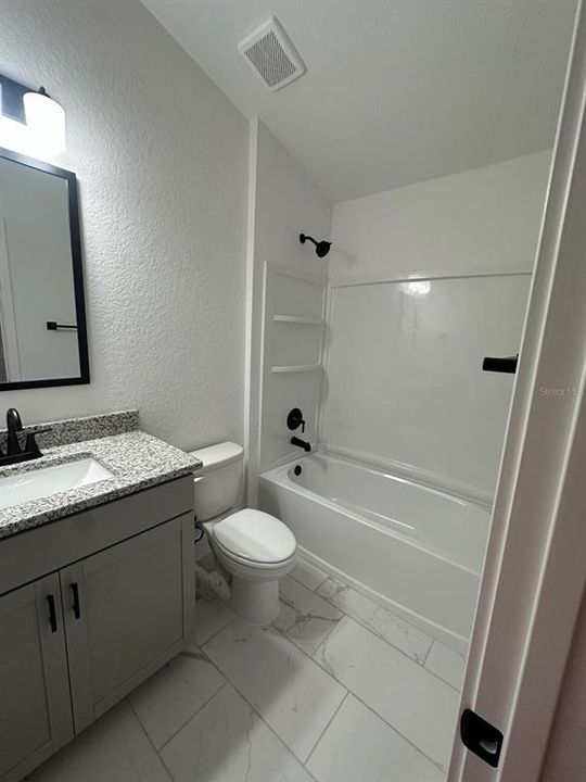 En Renta: $2,300 (4 camas, 2 baños, 1635 Pies cuadrados)