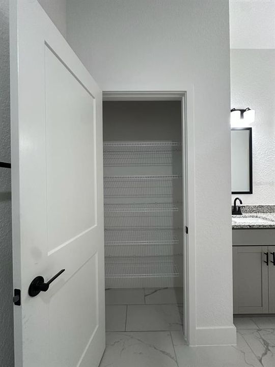 En Renta: $2,300 (4 camas, 2 baños, 1635 Pies cuadrados)