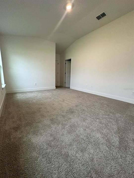 En Renta: $2,300 (4 camas, 2 baños, 1635 Pies cuadrados)