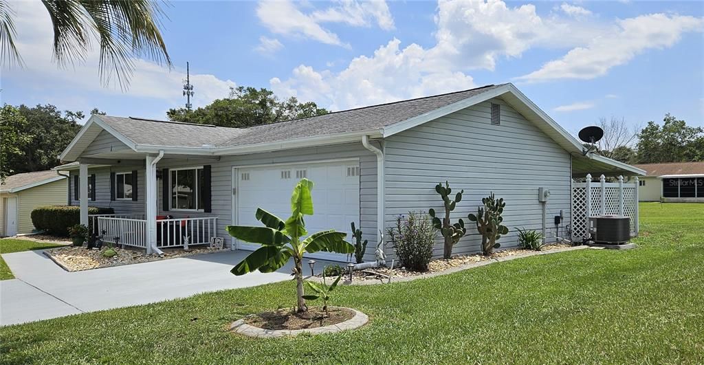 For Sale: $209,000 (2 beds, 2 baths, 1086 Square Feet)