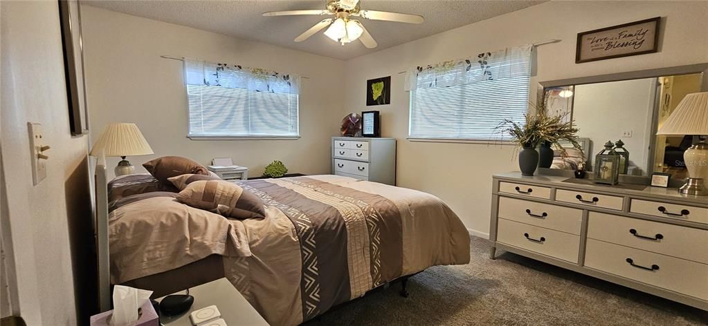 For Sale: $209,000 (2 beds, 2 baths, 1086 Square Feet)