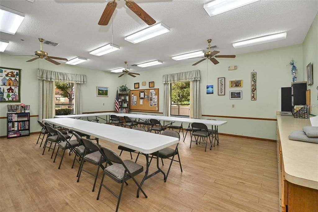 For Sale: $209,000 (2 beds, 2 baths, 1086 Square Feet)
