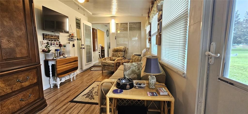 For Sale: $209,000 (2 beds, 2 baths, 1086 Square Feet)