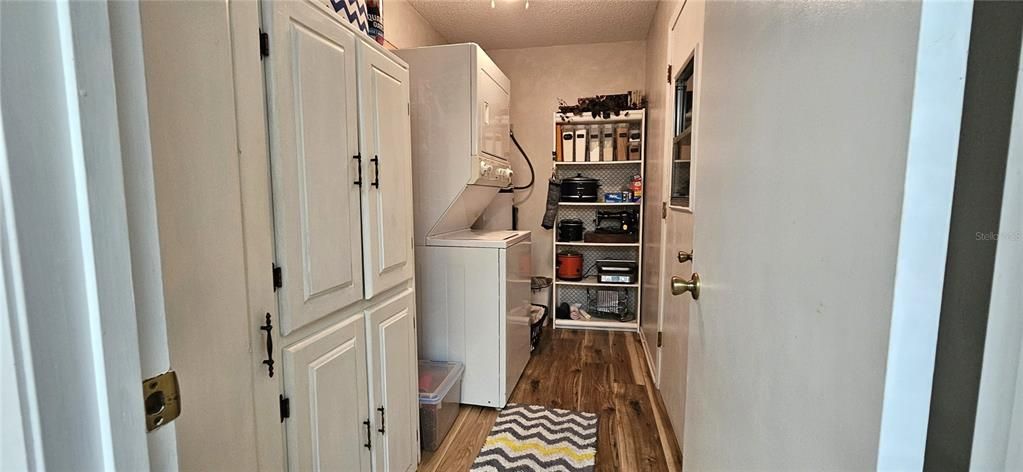 For Sale: $209,000 (2 beds, 2 baths, 1086 Square Feet)