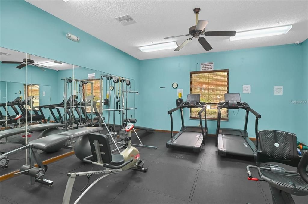 For Sale: $209,000 (2 beds, 2 baths, 1086 Square Feet)