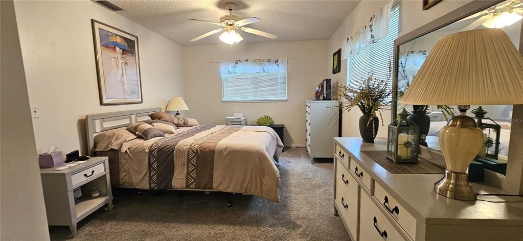 For Sale: $209,000 (2 beds, 2 baths, 1086 Square Feet)