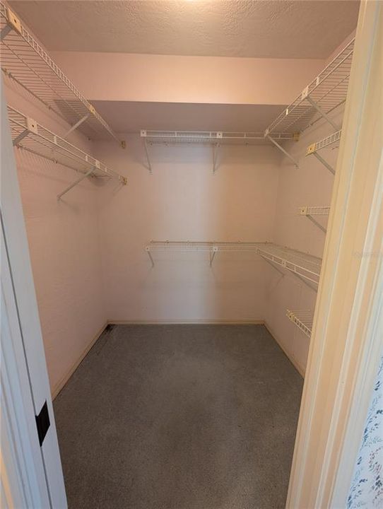 En Venta: $599,900 (3 camas, 2 baños, 2115 Pies cuadrados)