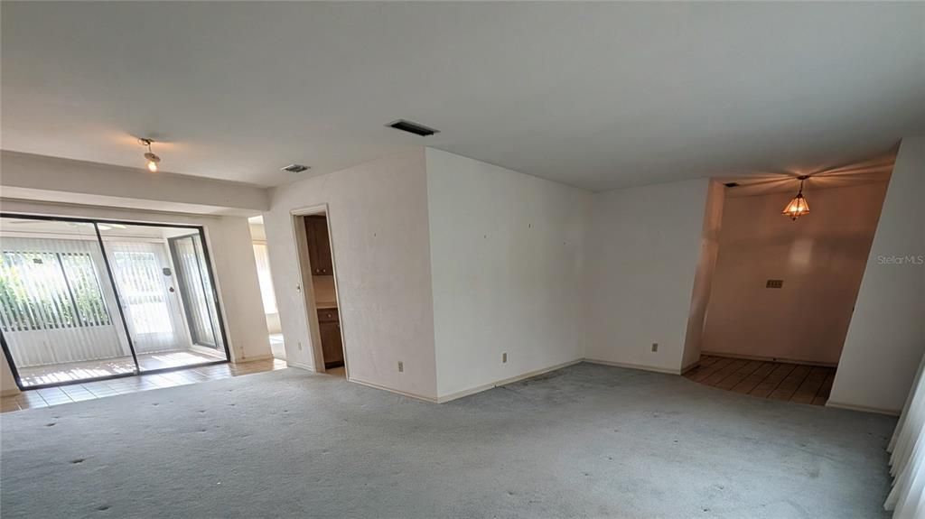 En Venta: $599,900 (3 camas, 2 baños, 2115 Pies cuadrados)