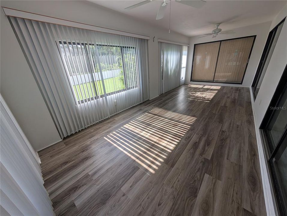 En Venta: $599,900 (3 camas, 2 baños, 2115 Pies cuadrados)