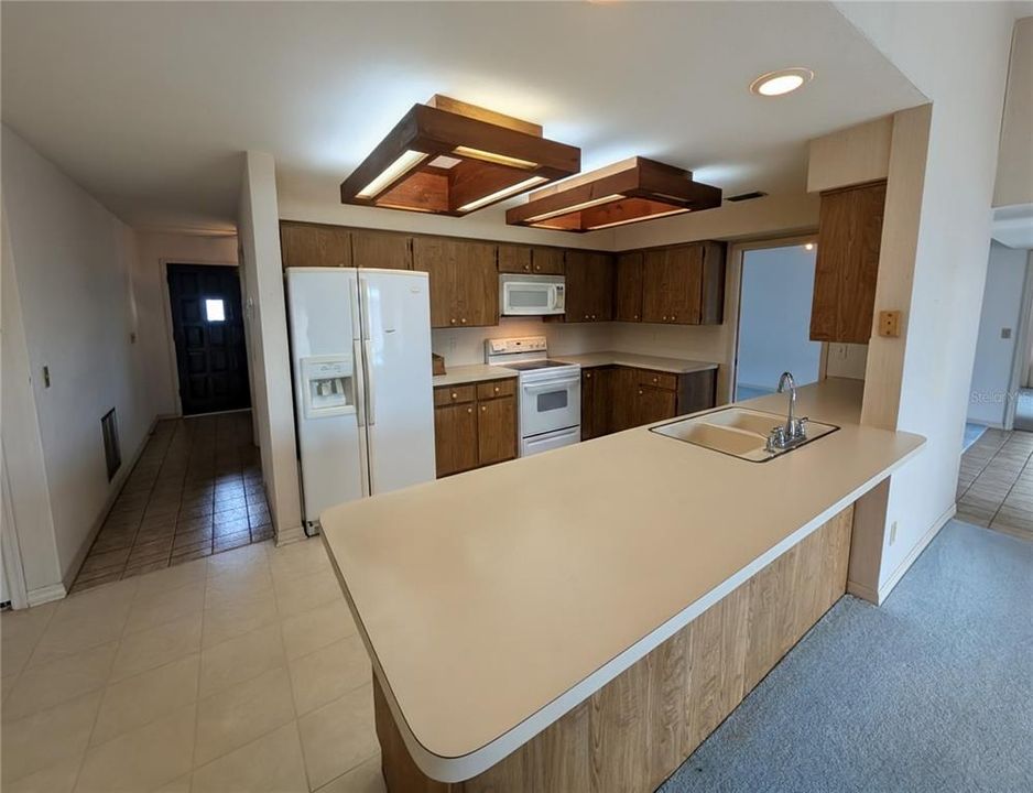 En Venta: $599,900 (3 camas, 2 baños, 2115 Pies cuadrados)