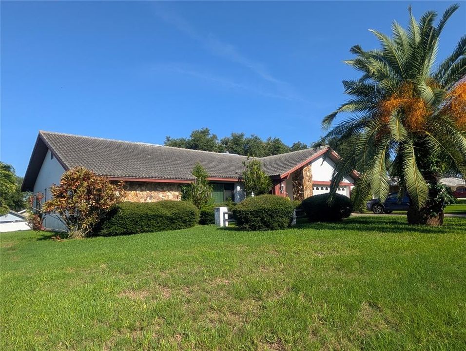 En Venta: $599,900 (3 camas, 2 baños, 2115 Pies cuadrados)