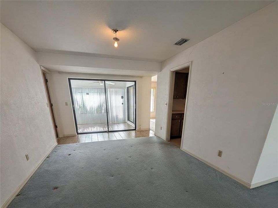 En Venta: $599,900 (3 camas, 2 baños, 2115 Pies cuadrados)