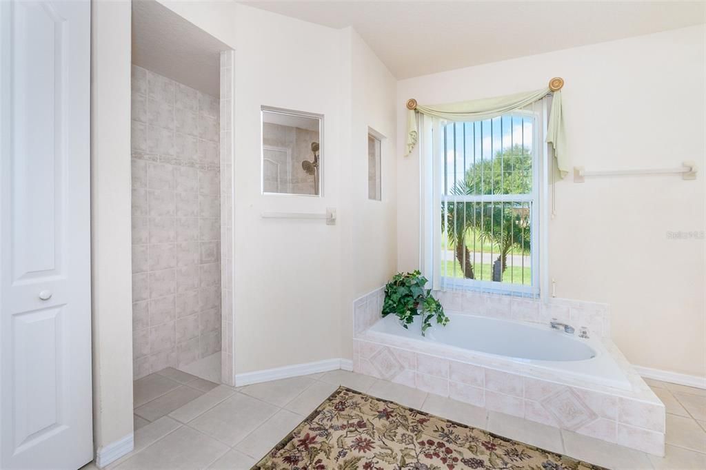 Active With Contract: $389,000 (3 beds, 2 baths, 2103 Square Feet)
