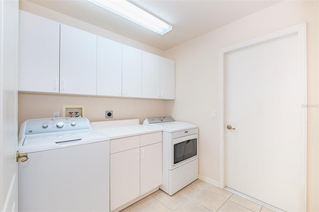Active With Contract: $389,000 (3 beds, 2 baths, 2103 Square Feet)