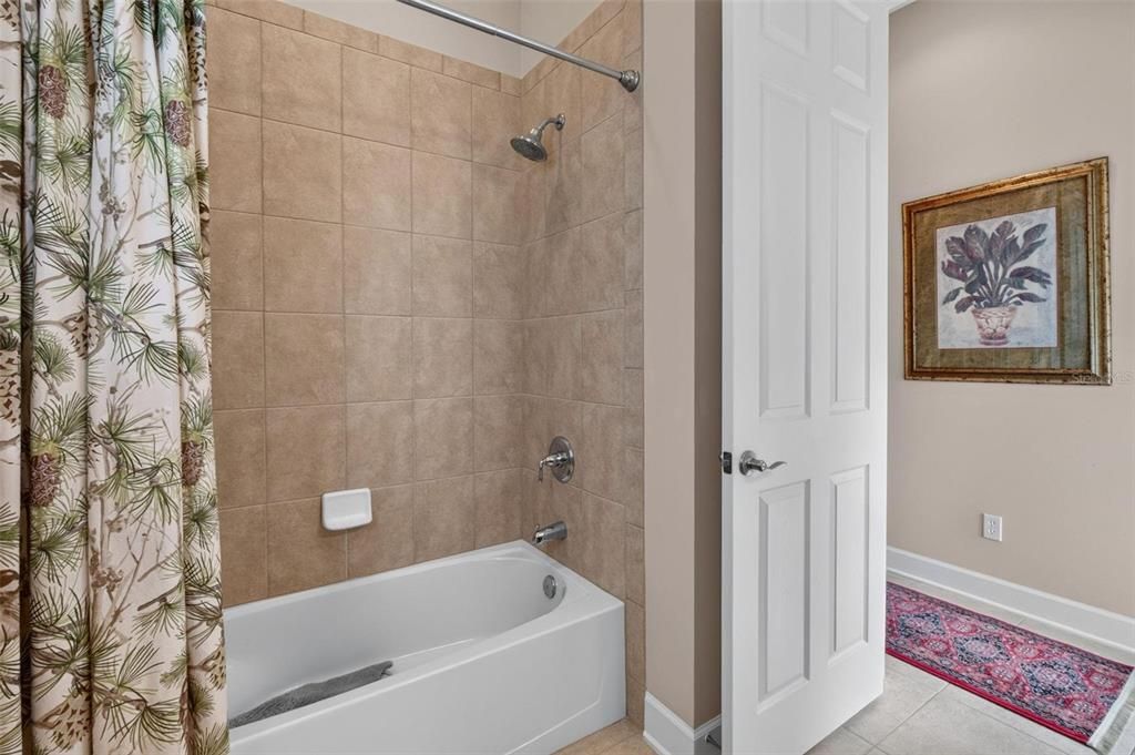 En Venta: $729,900 (4 camas, 4 baños, 2904 Pies cuadrados)