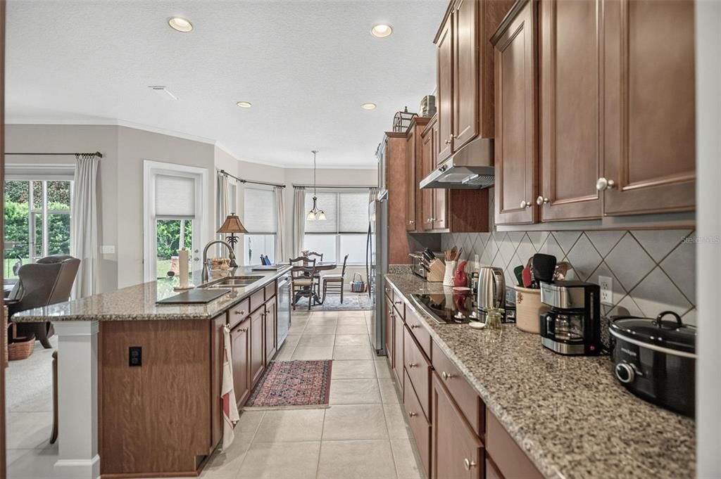 En Venta: $729,900 (4 camas, 4 baños, 2904 Pies cuadrados)
