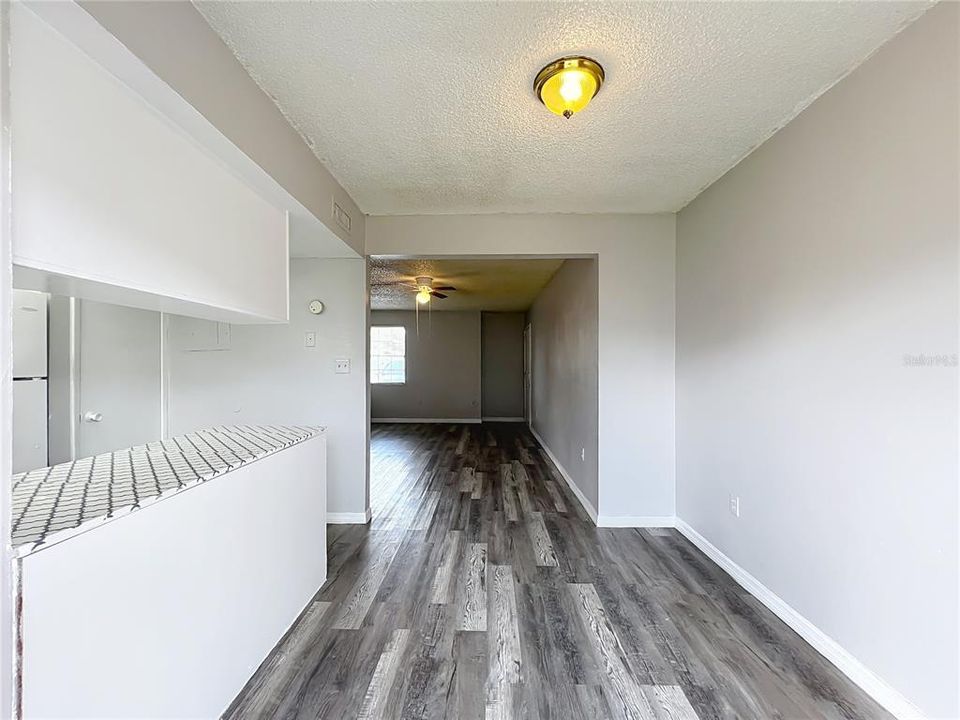 For Rent: $1,100 (1 beds, 1 baths, 780 Square Feet)
