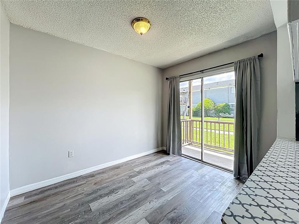 For Rent: $1,100 (1 beds, 1 baths, 780 Square Feet)