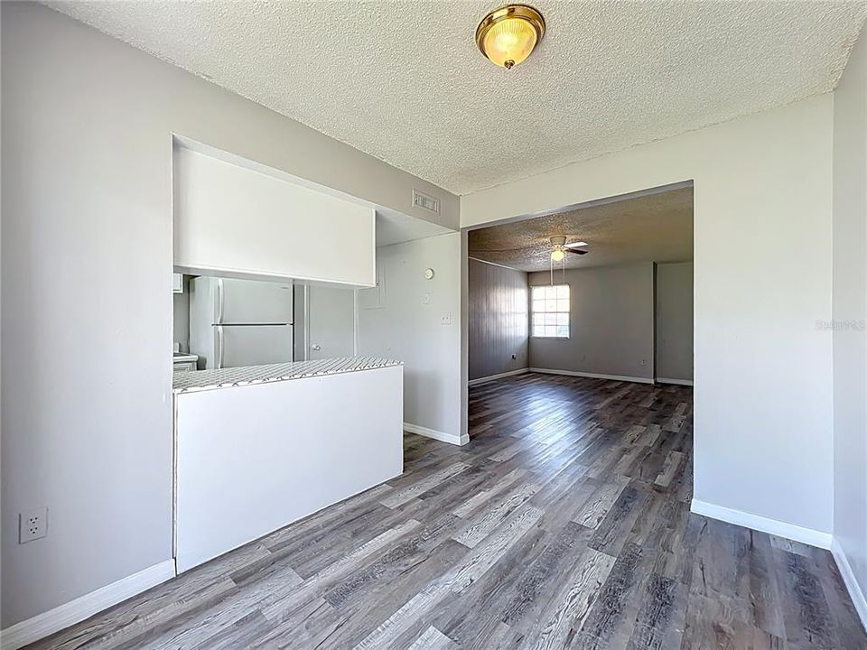 For Rent: $1,100 (1 beds, 1 baths, 780 Square Feet)