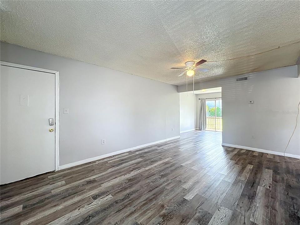 For Rent: $1,100 (1 beds, 1 baths, 780 Square Feet)