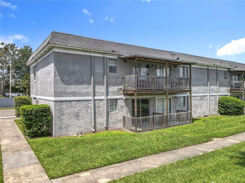 For Rent: $1,100 (1 beds, 1 baths, 780 Square Feet)