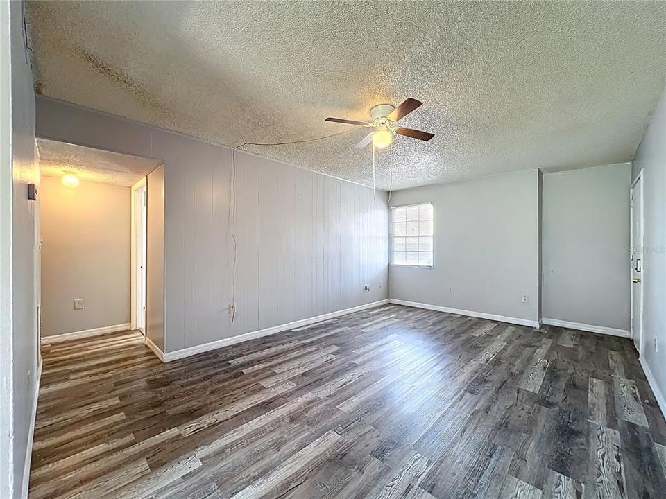 For Rent: $1,100 (1 beds, 1 baths, 780 Square Feet)