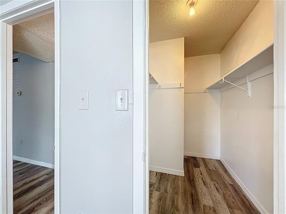 For Rent: $1,100 (1 beds, 1 baths, 780 Square Feet)
