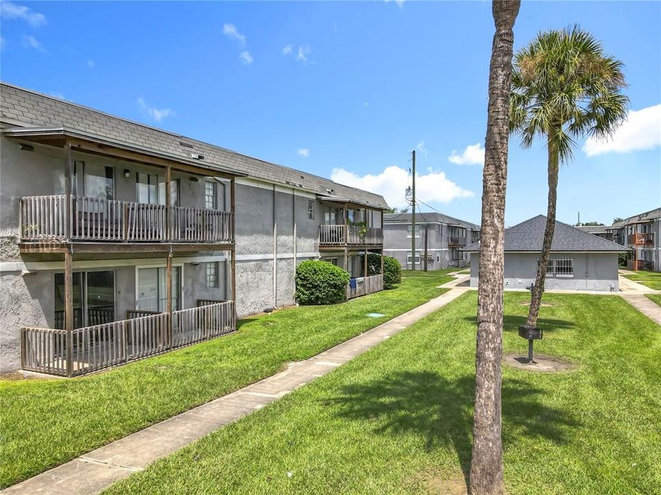 For Rent: $1,100 (1 beds, 1 baths, 780 Square Feet)