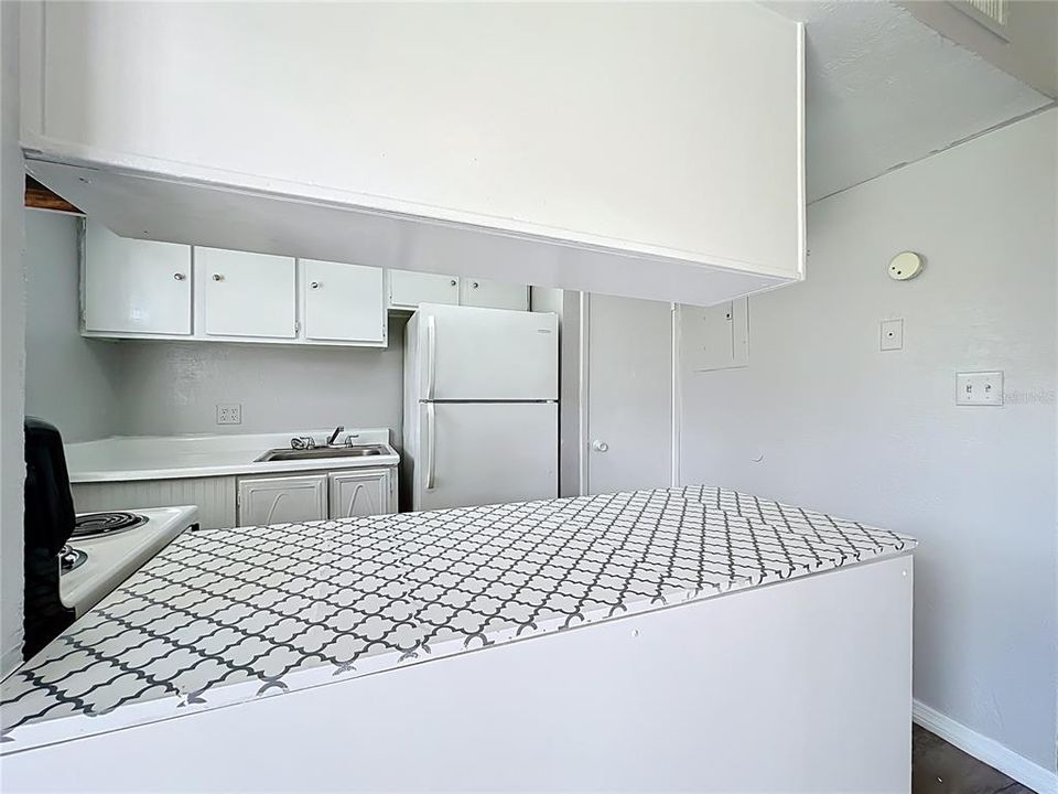 For Rent: $1,100 (1 beds, 1 baths, 780 Square Feet)