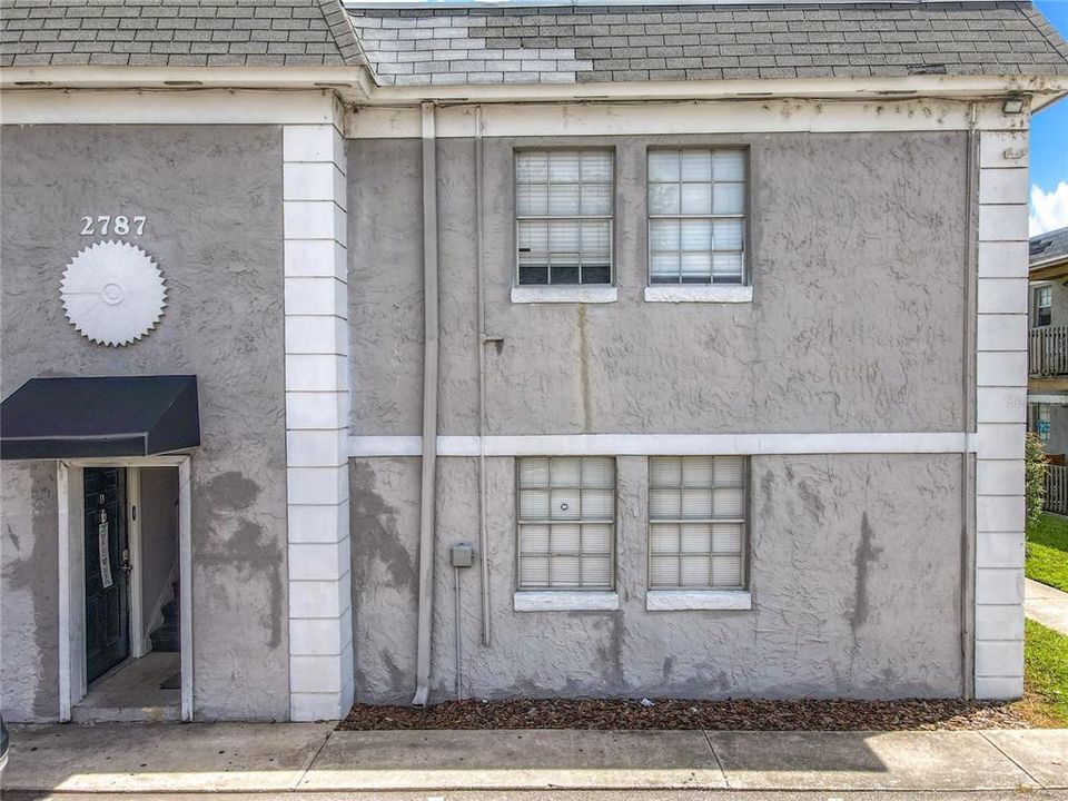 For Rent: $1,100 (1 beds, 1 baths, 780 Square Feet)