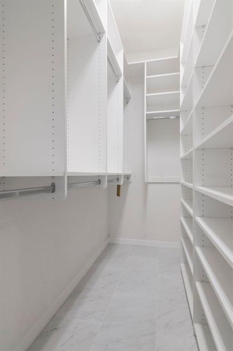合同活跃: $799,000 (3 贝兹, 2 浴室, 2072 平方英尺)
