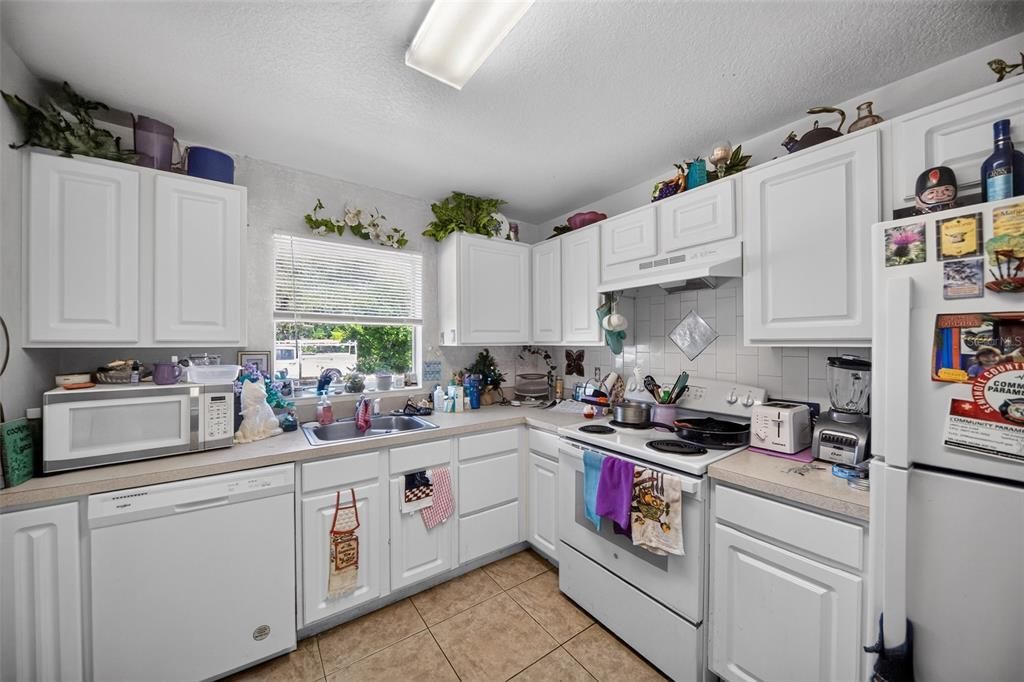 For Sale: $299,000 (3 beds, 1 baths, 1112 Square Feet)