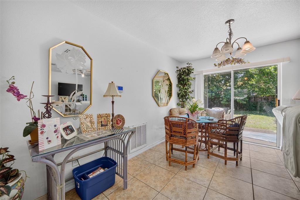 For Sale: $299,000 (3 beds, 1 baths, 1112 Square Feet)