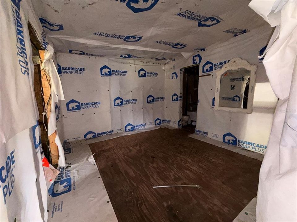 For Sale: $45,000 (3 beds, 2 baths, 920 Square Feet)