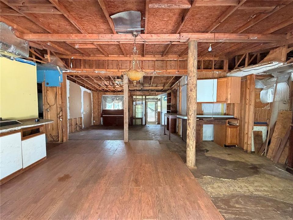 For Sale: $45,000 (3 beds, 2 baths, 920 Square Feet)