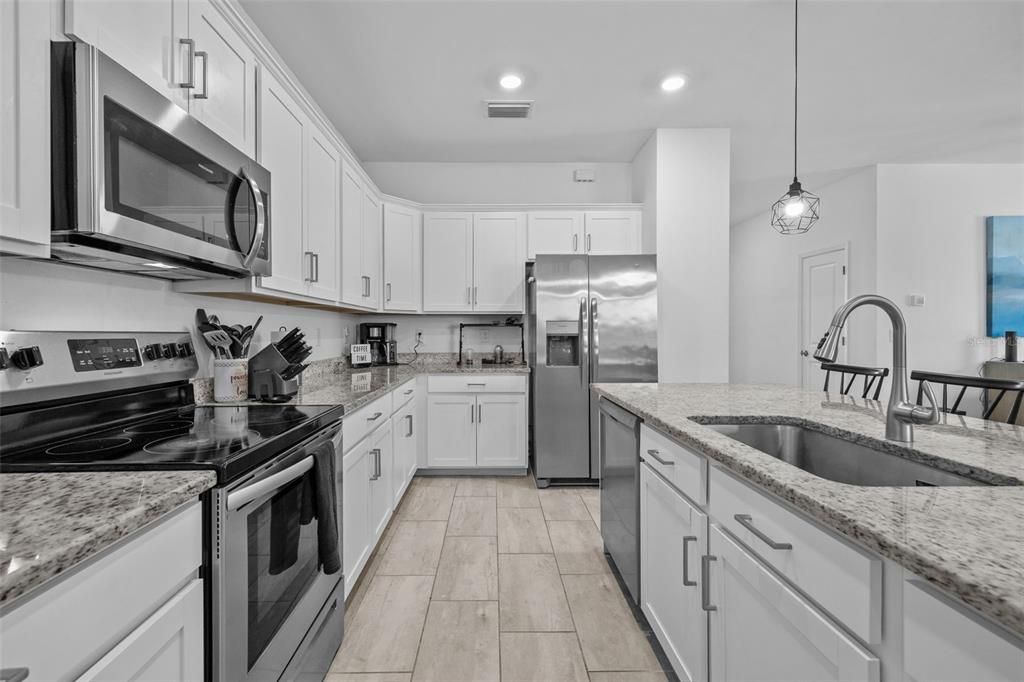 For Sale: $469,900 (4 beds, 3 baths, 2032 Square Feet)