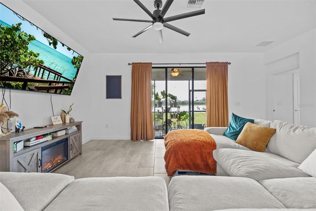 For Sale: $469,900 (4 beds, 3 baths, 2032 Square Feet)