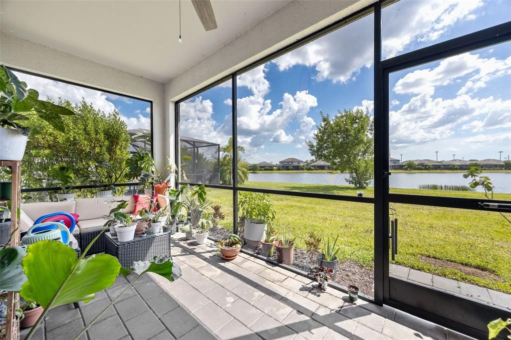 For Sale: $469,900 (4 beds, 3 baths, 2032 Square Feet)