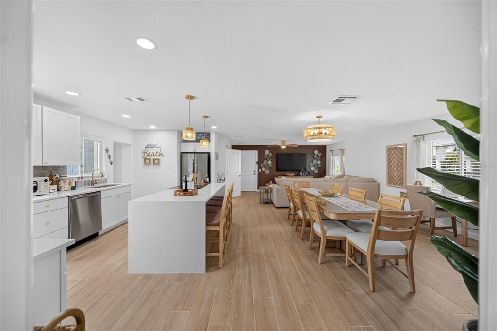 For Sale: $1,850,000 (3 beds, 3 baths, 1592 Square Feet)