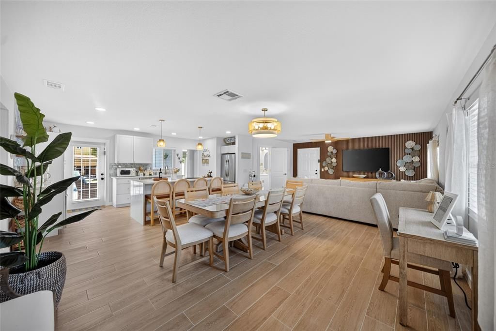 For Sale: $1,850,000 (3 beds, 3 baths, 1592 Square Feet)